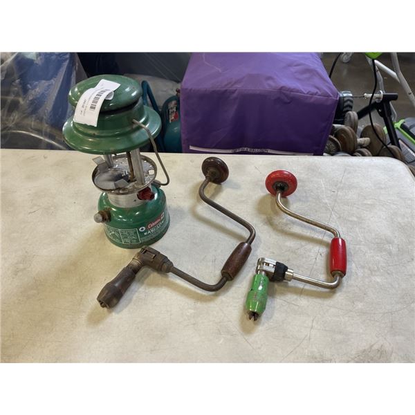 VINTAGE COLEMAN EASI-LITE LANTERN AND 2 BRACES