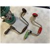 Image 2 : VINTAGE COLEMAN EASI-LITE LANTERN AND 2 BRACES