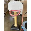 Image 3 : LTTLE TYKES TRAMPOLINE AND BASKETBALL HOOP