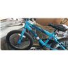 Image 2 : NEW HUFFY ROCK IT BIKE 18" WHEELS  AND TRAINING WHEELS