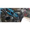 Image 3 : NEW HUFFY ROCK IT BIKE 18" WHEELS  AND TRAINING WHEELS