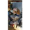 Image 1 : PALLET OF ABANDONED AUCTION ITEMS