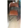 Image 1 : 6 BROWN PADDED FOLDING CHAIRS
