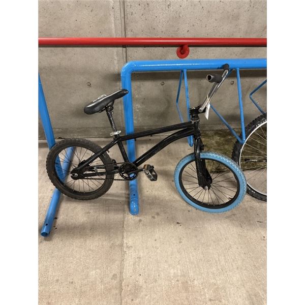 BLACK BMX BIKE