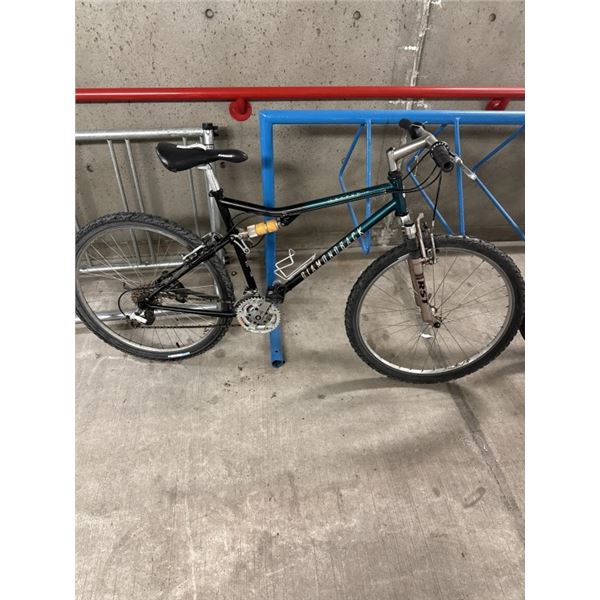 BLACK DIAMONDBACK BIKE