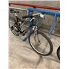 Image 2 : BLACK DIAMONDBACK BIKE