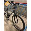 Image 3 : BLACK SCHWINN BIKE