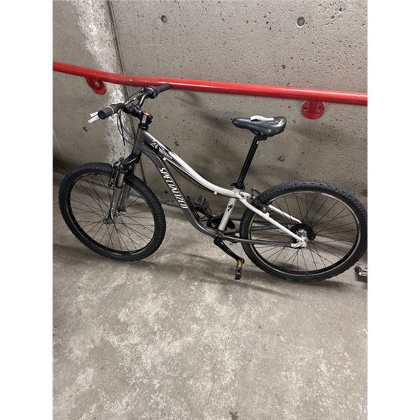 GREY SPECIALIZED BIKE