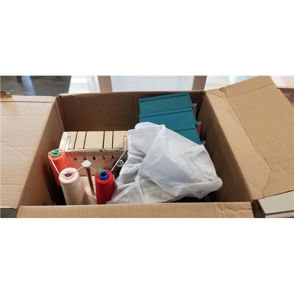 PFAFF SEWING MACHINE AND ORGANIZER W/ SEWING CONTENTS