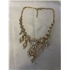 Image 2 : CRYSTAL RHINESTONES NECKLACE WITH MATCHING EARRINGS SET