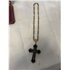 Image 2 : ANTIQUE GOLD W/ BLACK BAKELITE CROSS PENDANT W/ ORIGINAL CHAIN NECKLACE