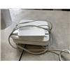 Image 2 : APPLE AIRPORT EXTREME AND VINTAGE IMAC COMPUTER