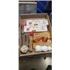 Image 2 : NEW DAB TRAY AND ASSORTED NEW SMOKING PARAPHENELIA