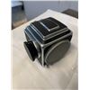 Image 2 : VINTAGE HASSELBLAD 500C SWISS CAMERA WITH MANUAL