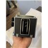 Image 5 : VINTAGE HASSELBLAD 500C SWISS CAMERA WITH MANUAL
