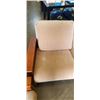 Image 6 : 3PC MODERN MISSION OAK STYLE SOFA, LOVESEAT AND CHAIR, IN GOOD CLEAN CONDITION