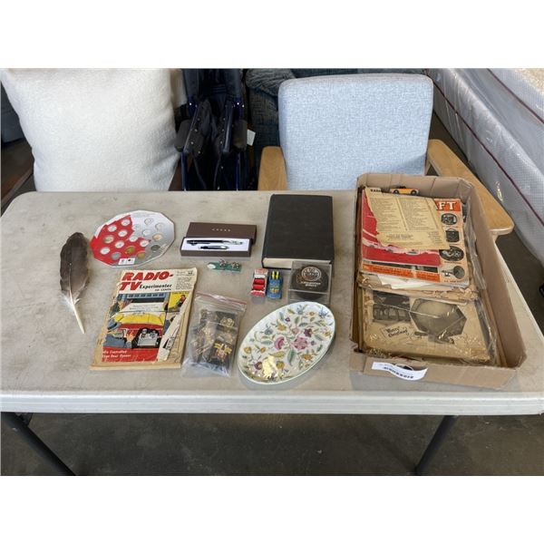 TRAY OF COLLECTIBLES INCLUDING VINTAGE HOT WHEEL