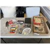 Image 1 : TRAY OF COLLECTIBLES INCLUDING VINTAGE HOT WHEEL