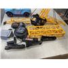 Image 4 : BARBIE RC VEHICLE AND CRANE TOY SET