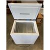 Image 2 : FRIGIDAIRE CHEST FREEZER, WORKING