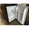 Image 2 : INSIGNIA BAR FRIDGE