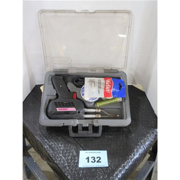 WELLER PROFESSIONAL 250/200 WATT SOLDERING IRON; CASE & SUPPLIES