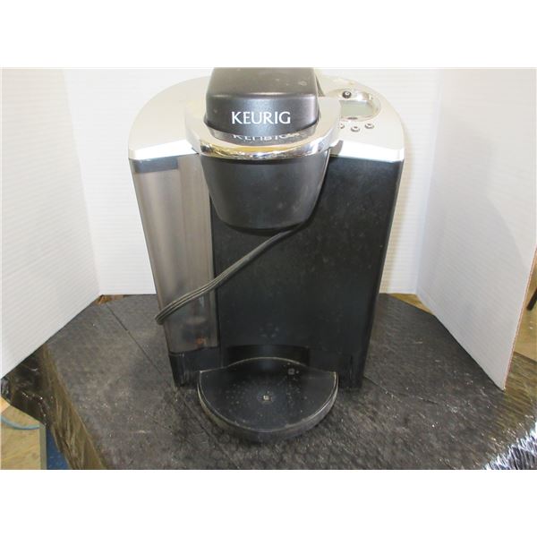 KEURIG COFFEE MAKER