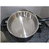 Image 3 : STAINLESS STEEL POT & LID (APPROX. 10.5"D)
