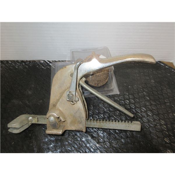 HEAVY DUTY CLAMP