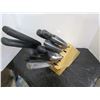 Image 1 : KNIFE BLOCK & ASSORTED KNIVES