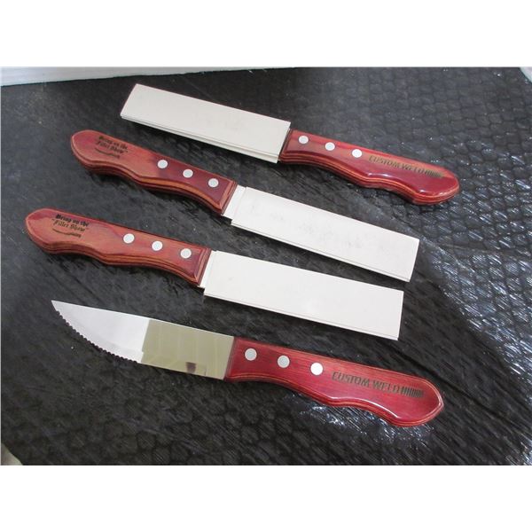 NEW:  SET OF 4 WOOD HANDLE STEAK KNIVES