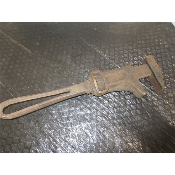 ANTIQUE:  PIPE WRENCH