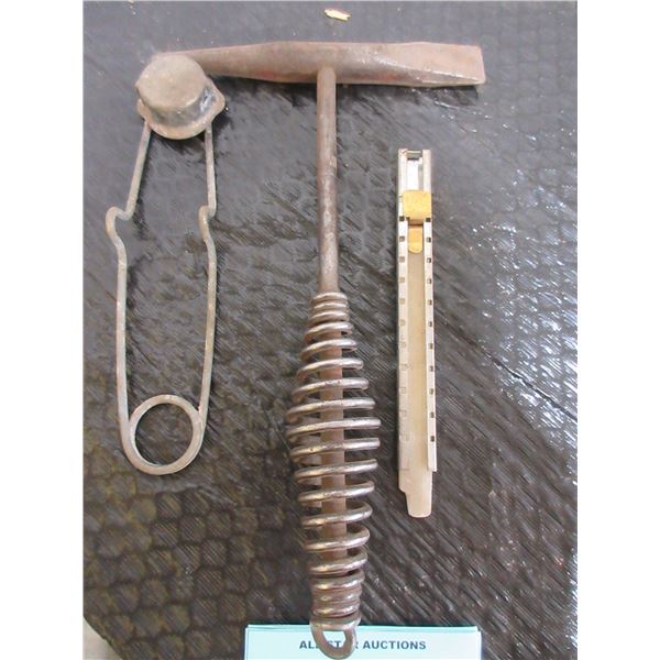 WELDING STRIKER, HAMMER & CHALK
