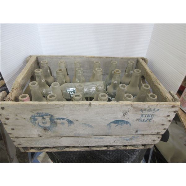 COLLECTABLE:  WOOD CRATE C/W 25 ORANGE CRUSH BOTTLES