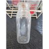 Image 8 : COLLECTABLE:  MILK BASKET C/W ASSORTED MILK & CREAM BOTTLES