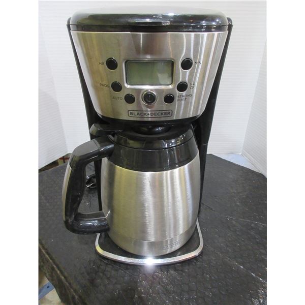 BLACK & DECKER COFFEE MAKER