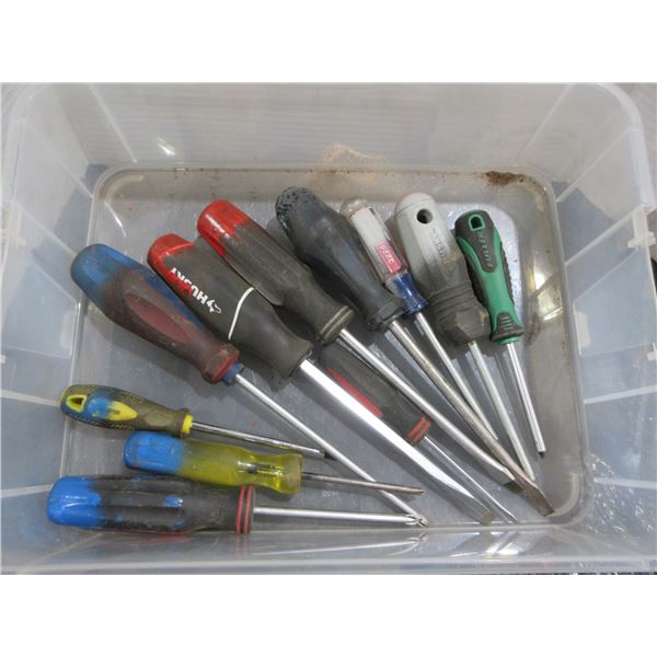 BIN C/W 10 ASSORTED SCREWDRIVERS