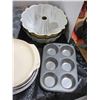 Image 3 : APPROX. 10 PIECES OF BAKEWARE