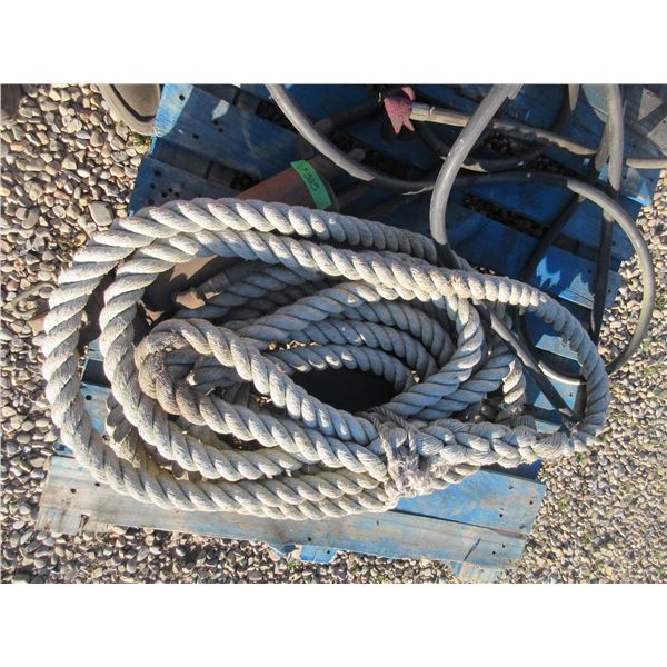 APPROX. 2" X 50' NYLON TOW ROPE & HYDRAULIC IMPLEMENT RAM C/W APPROX. 20' HOSE