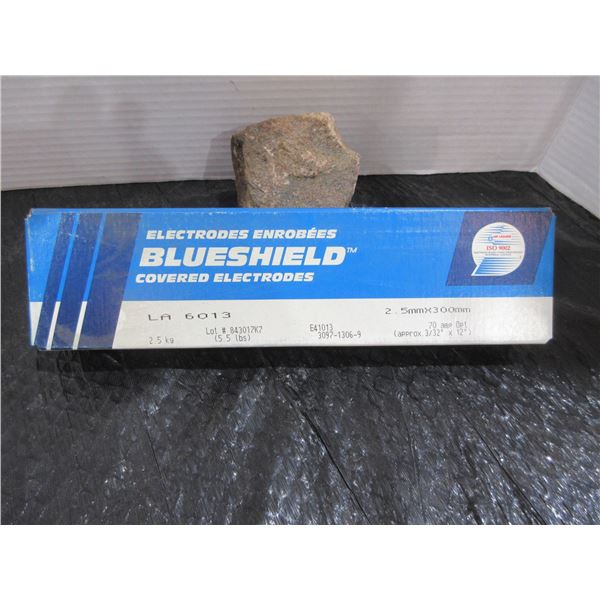 BOX C/W BLUE SHEILD COVERED ELECTRODES (LA6013) (5.5 LBS) (2.5MMX300MM) (70 AMP)