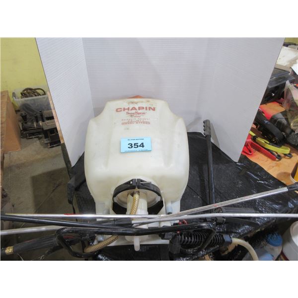 CHAPIN SURE SPRAY DEL BACK PACK SPRAYER (4 GALLON/15 L) & 4 SPRAYER TIPS