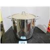 Image 2 : 15 LITRE STAINLESS STEEL STOCK POT & LID
