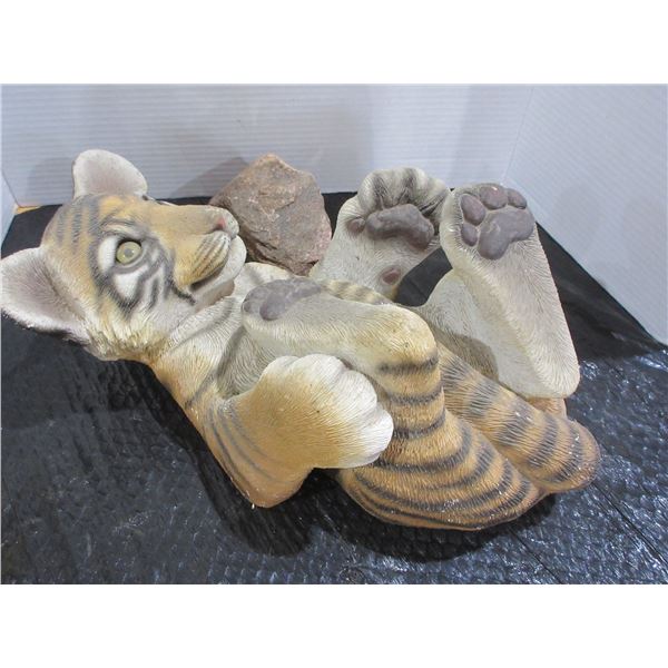 COLLECTABLE:  SANDYCAST TIGER ORNAMENT (APPROX. 17"L X 9"H)