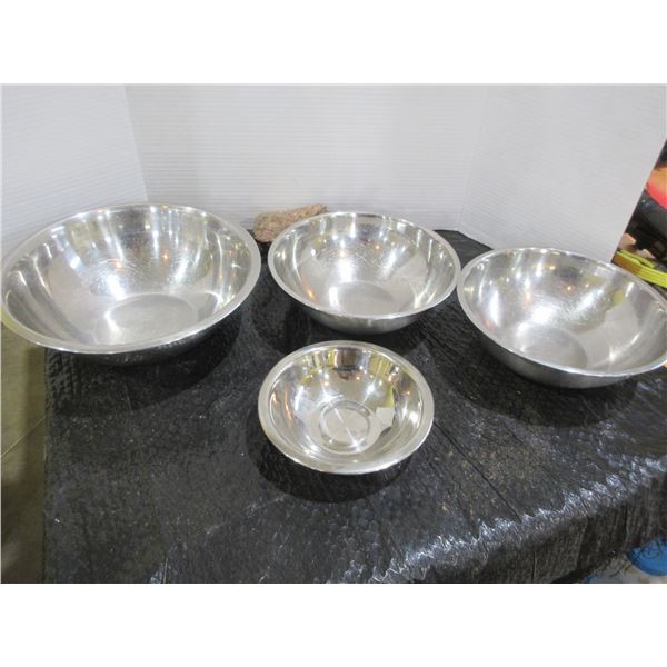 4 PIECE STAINLESS STEEL BOWL SET