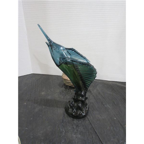 COLLECTABLE:  AVON "SEA TROPHY" WILD CONTRY COLOGNE & ORIGINAL BOX