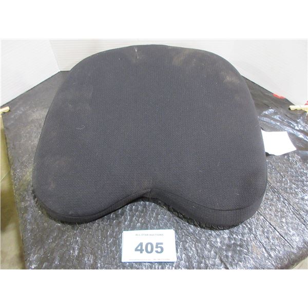 BLACK SEAT CUSHION (APPROX. 18"W X 18"L)