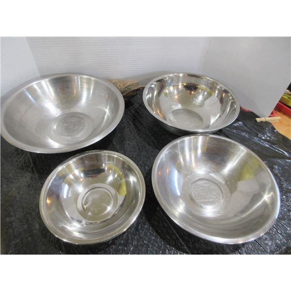 4 PIECE STAINLESS STEEL BOWL SET