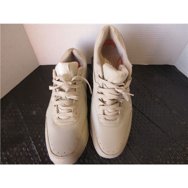 ETONIC MEN'S SHOES (SIZE 10.5)