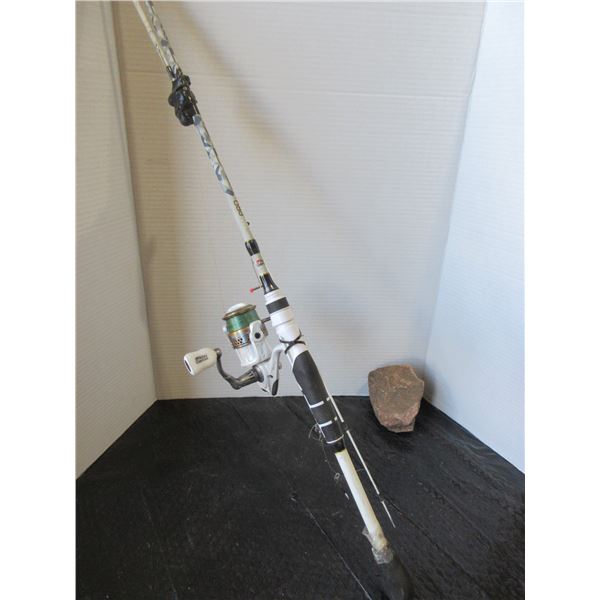 MAXPRO FISHING ROD & REEL (WHITE)
