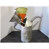 Image 1 : 4 FUNNELS & OIL JUG